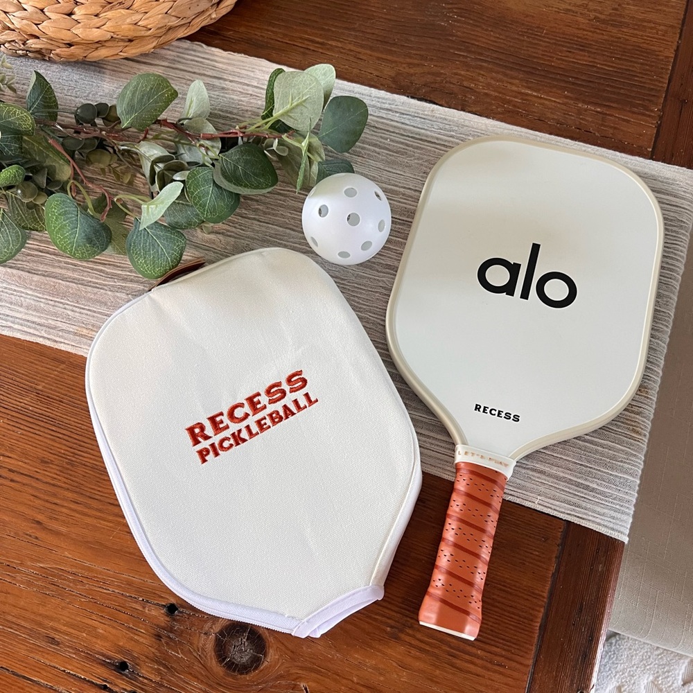 ALO Yoga White Black Pickleball Paddle